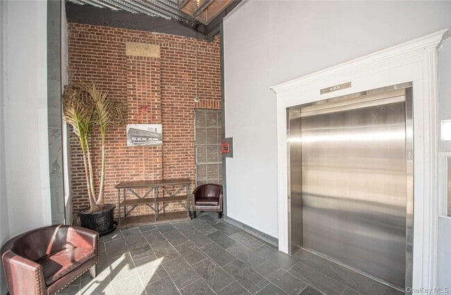 Building Photo - 3-3A Stewart Ave