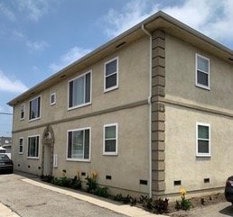 Building Photo - 1331 W Adams Blvd