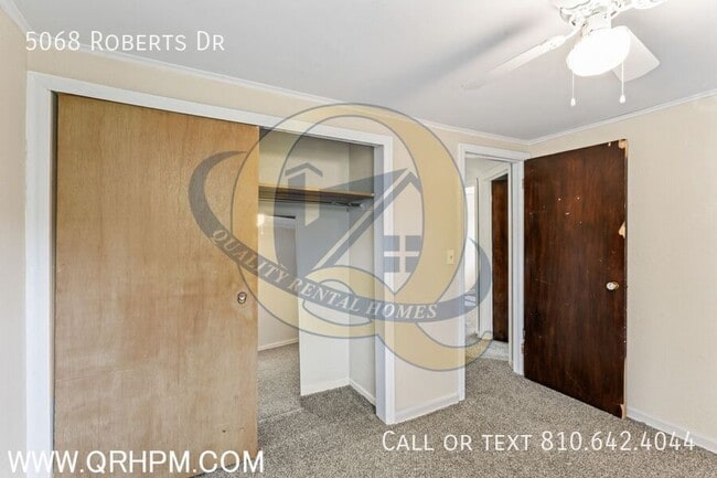 Building Photo - 5068 Roberts Dr