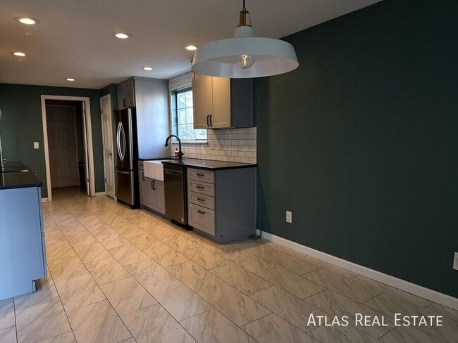 Building Photo - 8070 Decatur St