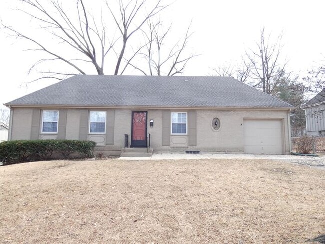 Primary Photo - Beautiful Home In North Kansas City School...