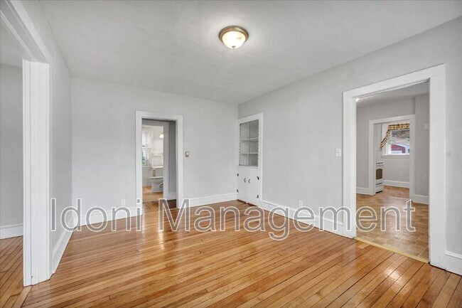 Building Photo - 14 Ridgefield St