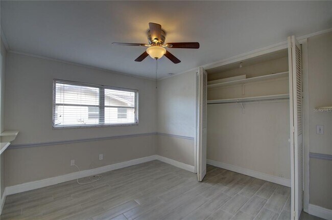 Building Photo - 904 Wellington Dr