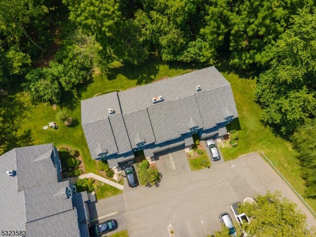 Building Photo - 6-06 Cross Meadows