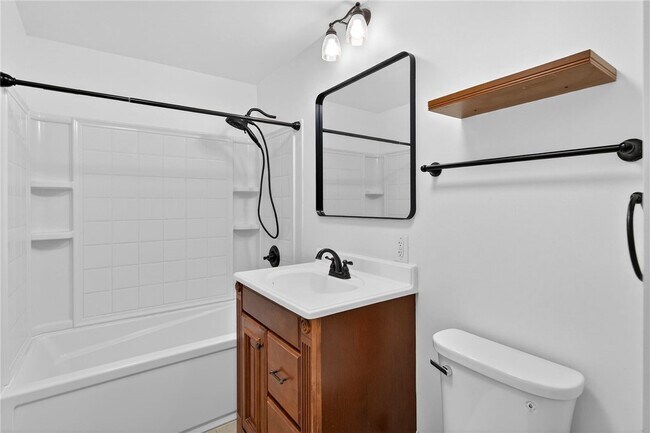 Building Photo - 999 Salmon Creek Rd