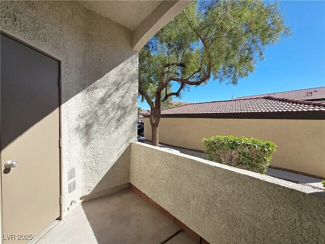 Building Photo - 3325 Cactus Shadow St
