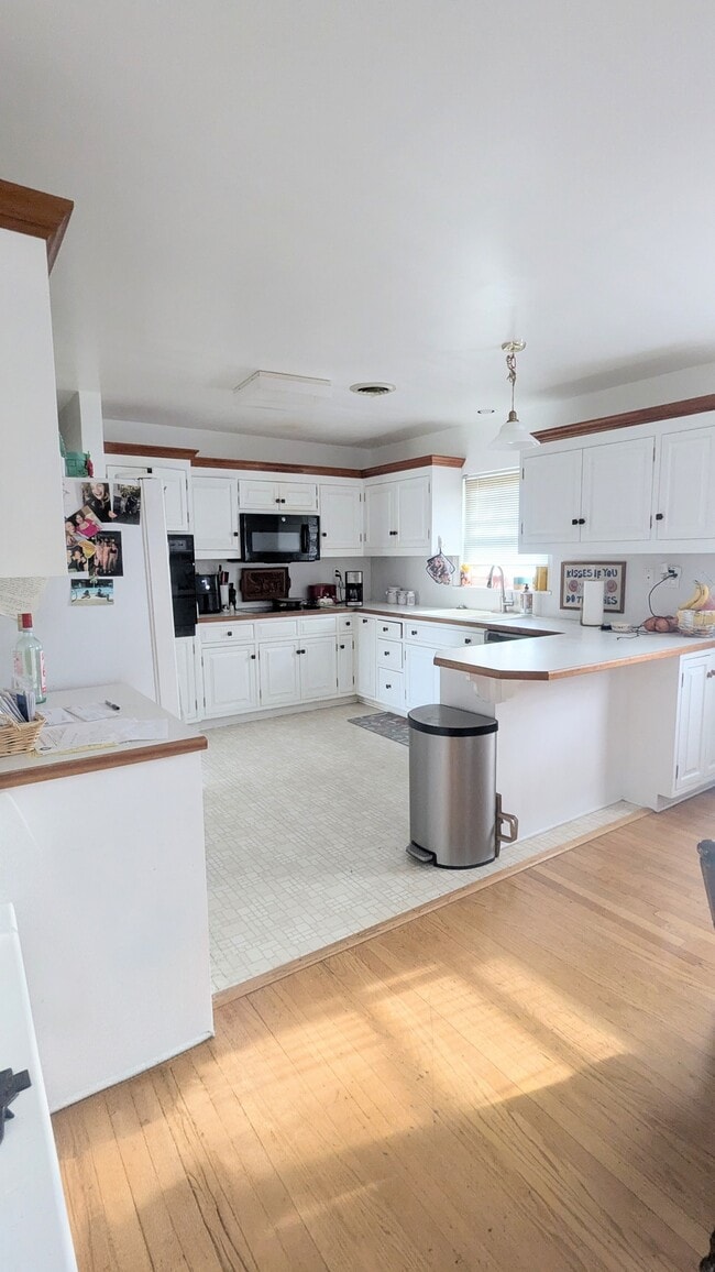 Building Photo - 2343 Penrose Dr