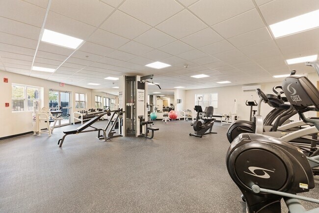 Building Photo - 211 Central St