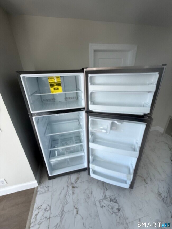 Building Photo - 8-10 S Broad St