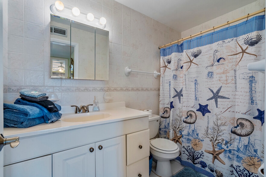 Building Photo - 11440 1st St E