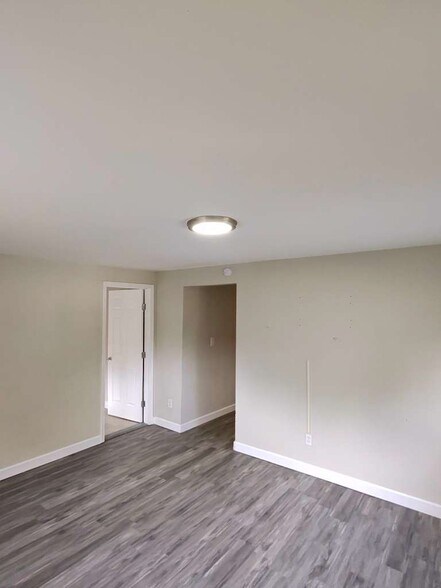 Building Photo - 262 Buddie Ave