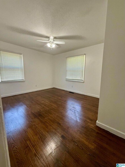 Building Photo - 7836 10th Ave S