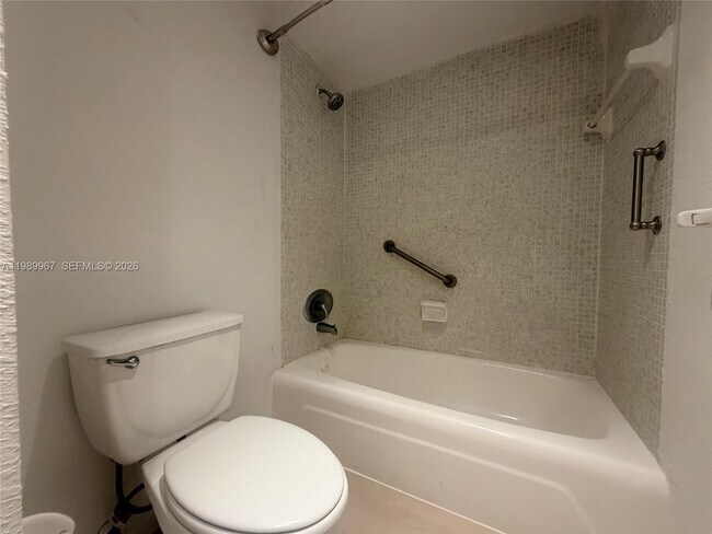 Building Photo - 4001 S Ocean Dr