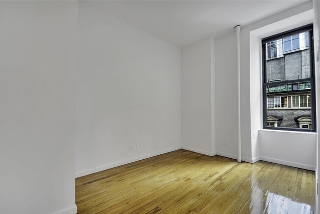 Building Photo - 121 Madison Ave