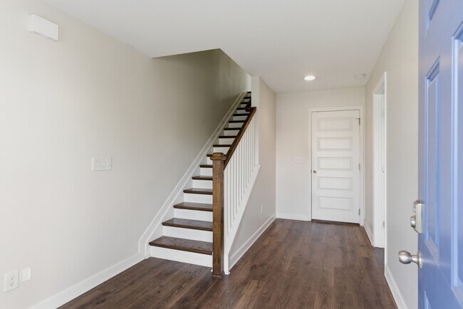 Building Photo - 114 Walden Village Ct