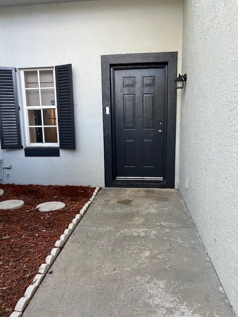 Building Photo - 1651 Hawthorne Plz