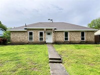 Building Photo - 1842 Juniper Ln