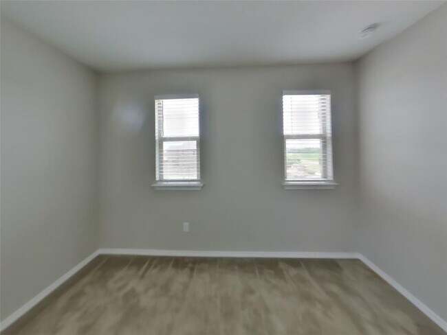 Building Photo - 119 Gustaf Trl