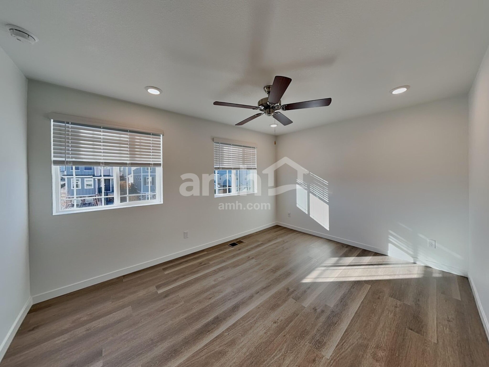 Building Photo - 26142 E Calhoun Pl