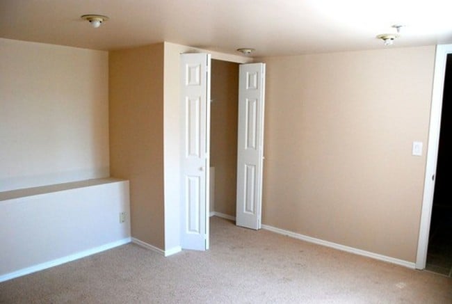 Building Photo - SEATTLE 4-Bedroom Home for RENT, Great Lay...