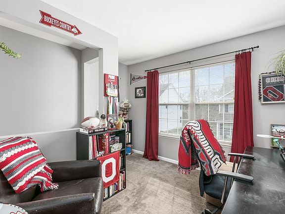 Loft - 657 Grove Cir
