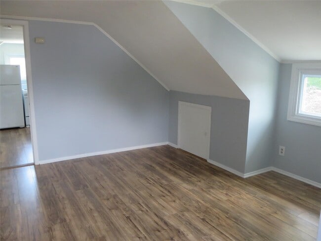 Building Photo - 3 Elgar St