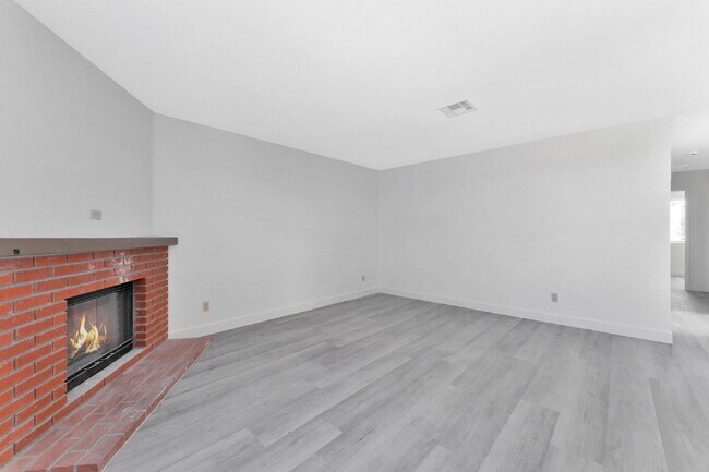 Building Photo - 2257 Exeter Dr