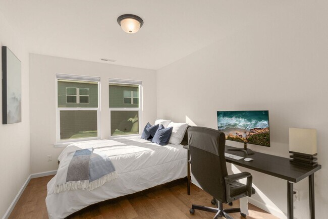 Building Photo - Modern 3 Bedroom, 2.5 Bathroom Townhome in South Cooper Mountain