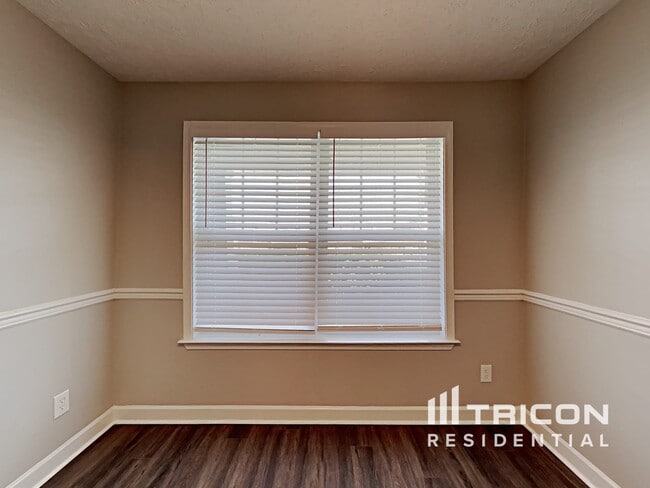 Building Photo - 1626 Beaconcrest Cir