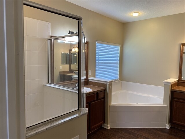 Building Photo - 2879 Pebblewood Ln