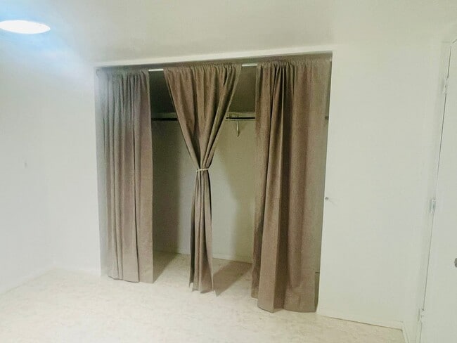 Building Photo - Charming 3-Bedroom Home with Wood Ceilings...