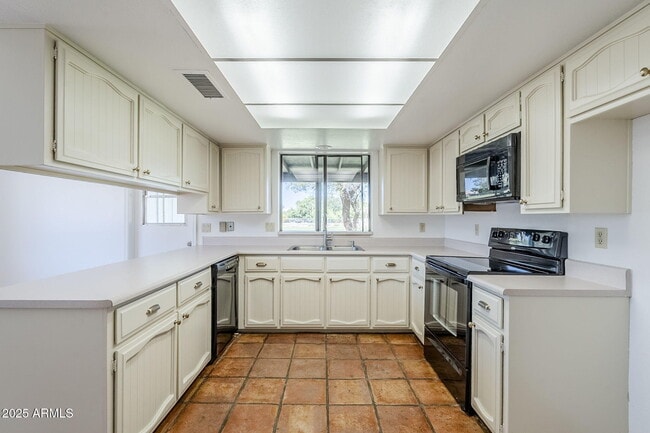Building Photo - 834 N Constellation Way