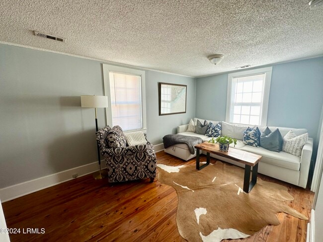 Primary Photo - 919 Lafayette St