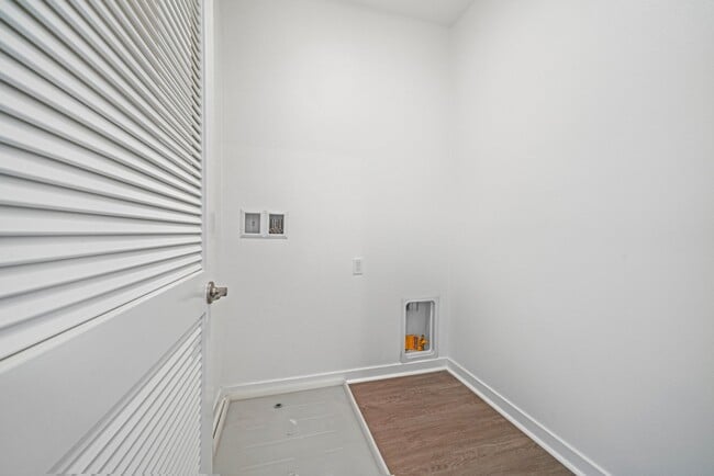 Building Photo - 11048 Luminate Dr