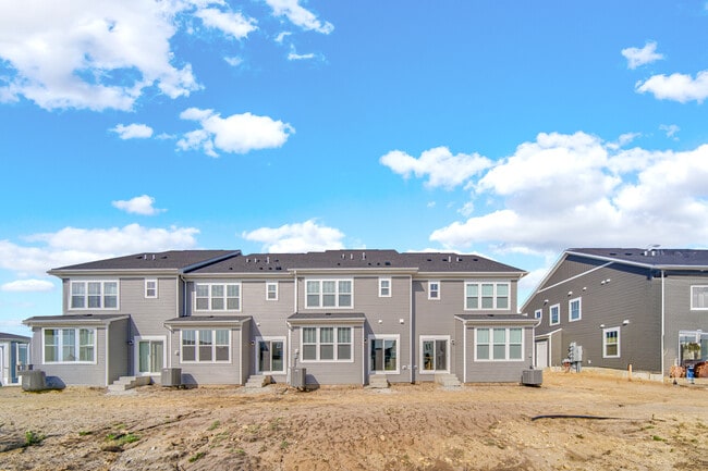 Building Photo - 2260 Horseshoe Cir