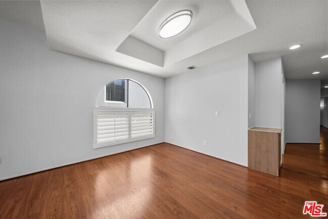 Building Photo - 14572 Dickens St