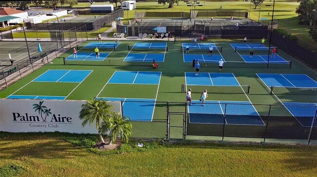 Building Photo - 7320 Golf Pointe Cir