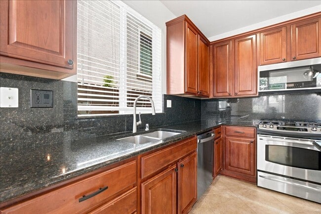 Building Photo - 3169 Parkham Dr