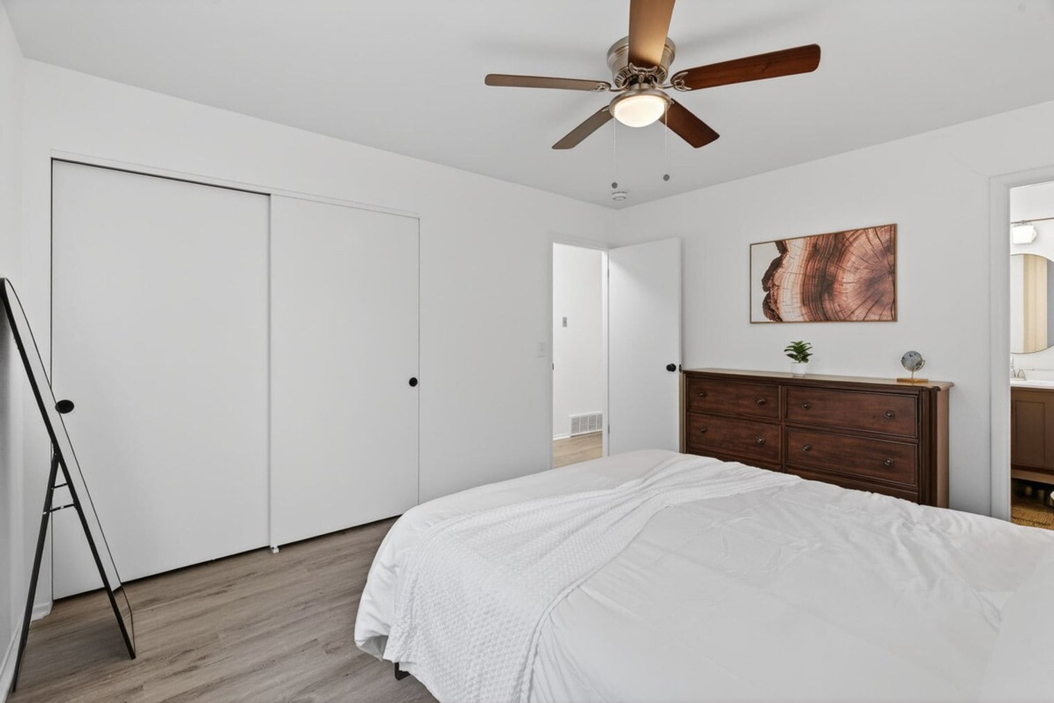 Building Photo - 1553 Cove Ln