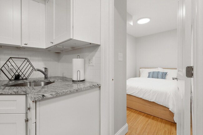 Building Photo - 152 Salem St