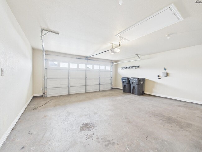 Building Photo - 4806 Falcon Crest Blvd