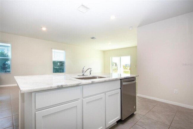 Building Photo - 3513 Hilltop Cir