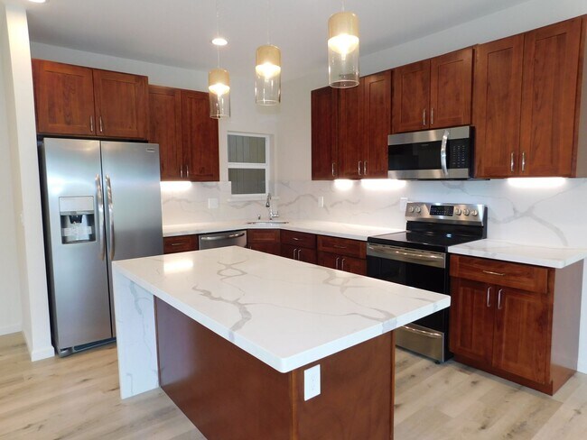 Building Photo - Kailua home on Kawainui canal, paddlers paradise, pet friendly