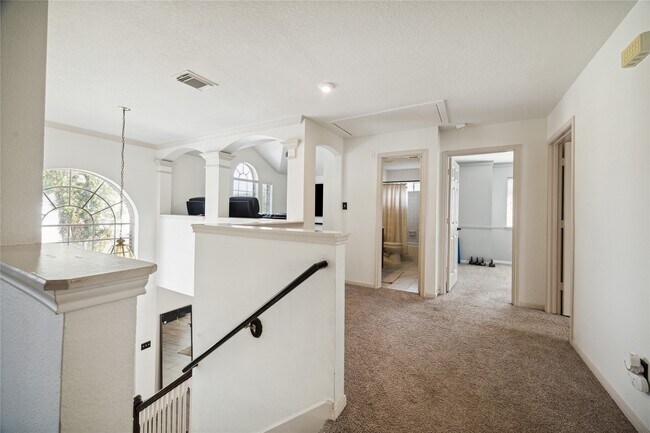 Building Photo - 25619 Oakridge Forest Ln