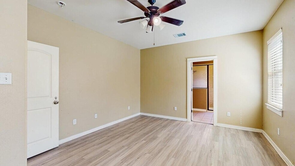 Building Photo - Beautifully updated home in a peaceful Geo...