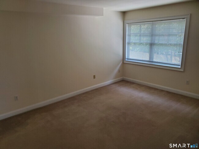 Building Photo - 365 Westport Ave