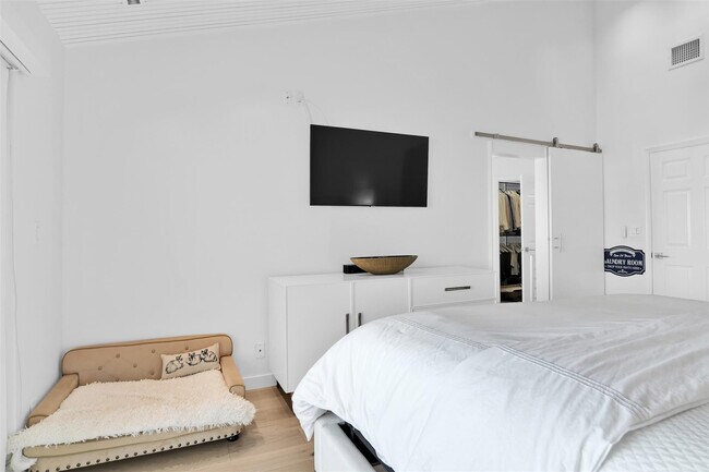 Building Photo - 1035 Boca Cove Ln