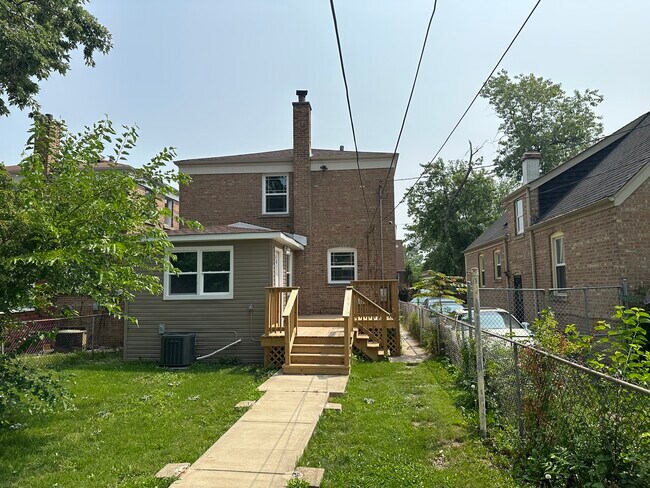 Building Photo - 9318 S Aberdeen St