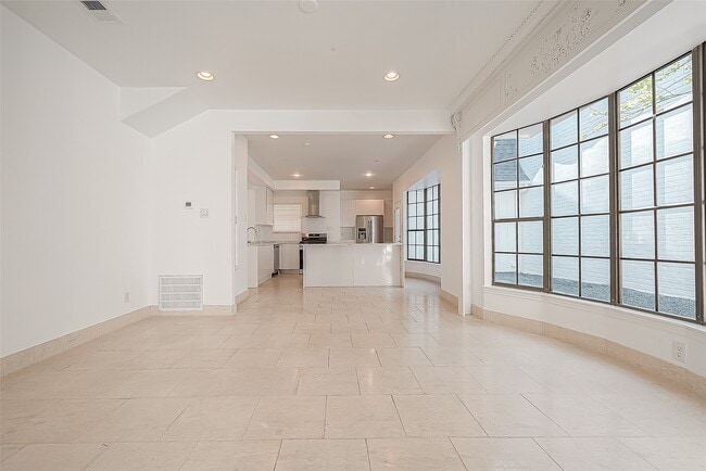 Building Photo - 161 Sage Rd