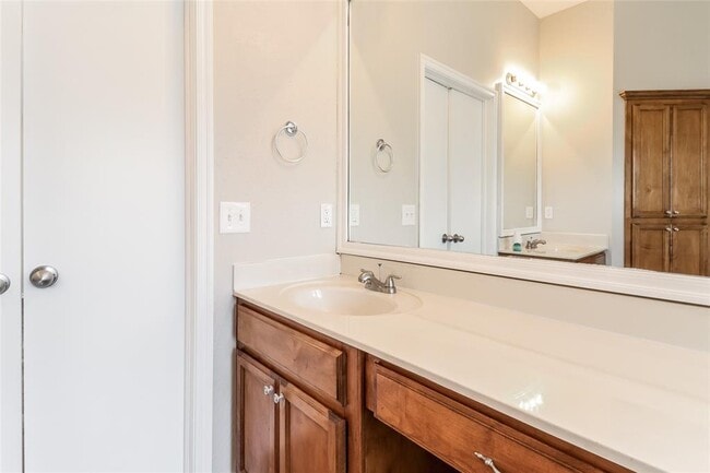 Building Photo - 1125 Oak Creek Dr